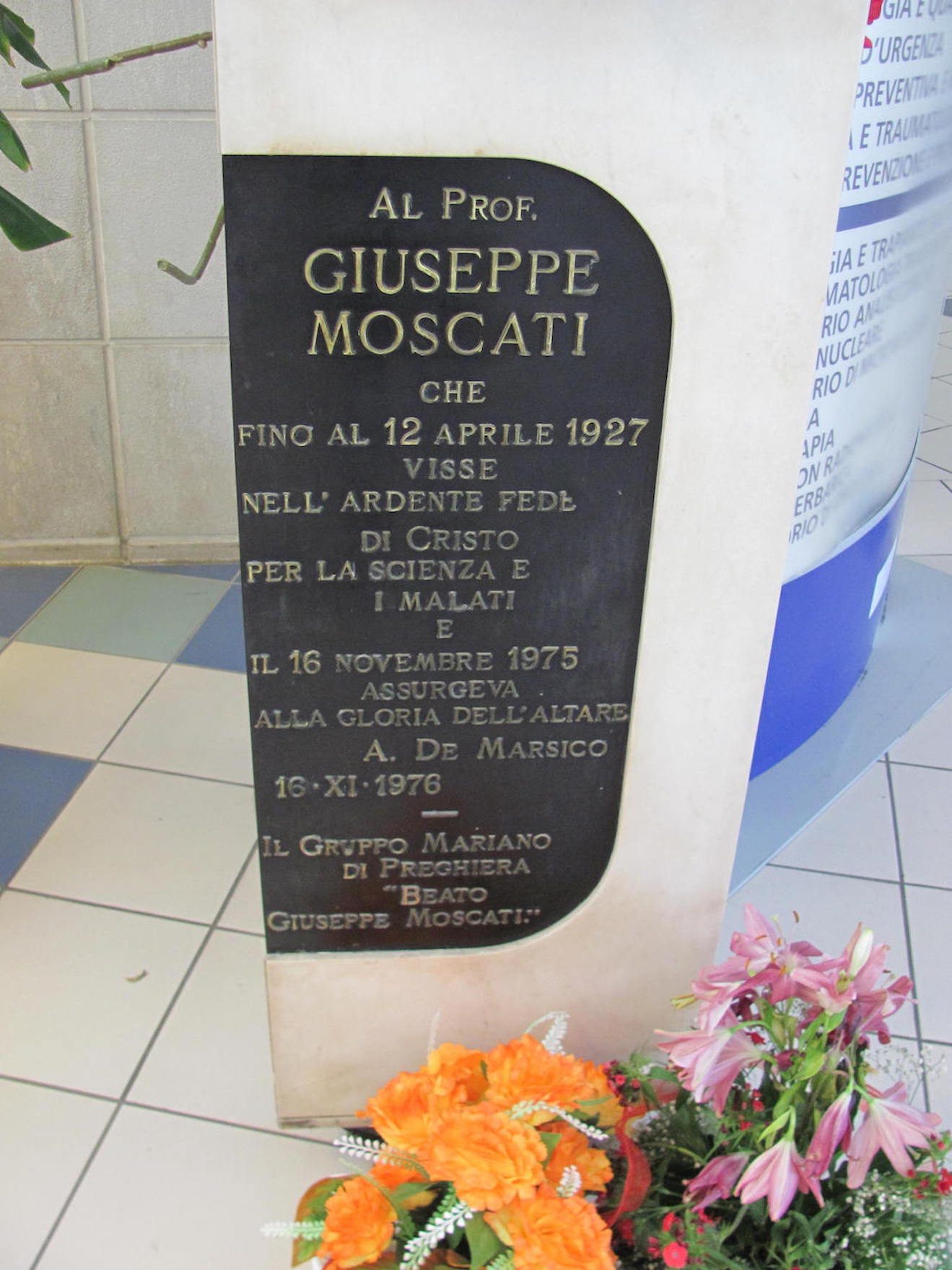 Giuseppe Moscati's bust in Avellino1.JPG